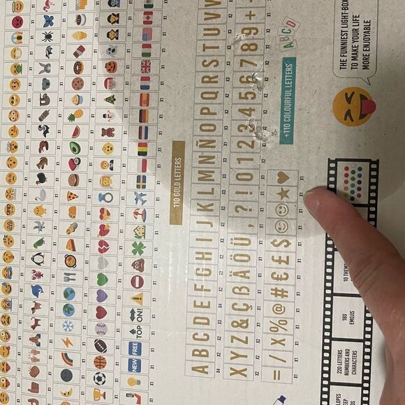 Cinema Light Box A4 Shiny Gold 16 Colors with hundreds of Letters and Emojis - Picture 9 of 17